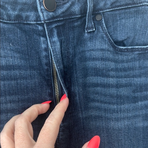 Like New PAIGE Huston Ultra Skinny Jeans - Picture 4 of 9